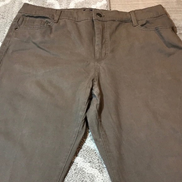 Bandolino~Amy Style Pants~🤎 - Picture 3 of 9